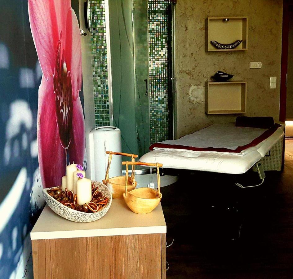 Hotel Olivia Medical Spa Skomielna Czarna エクステリア 写真