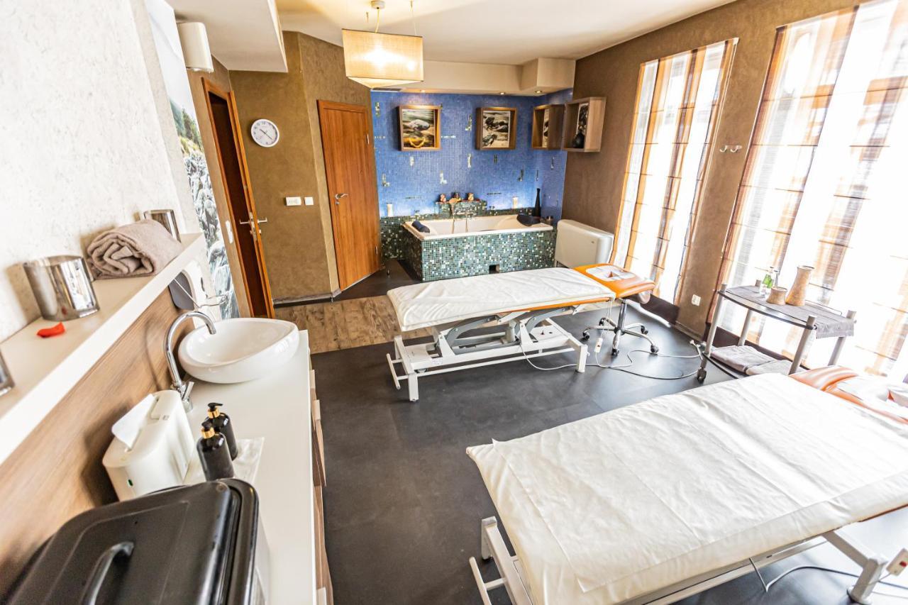Hotel Olivia Medical Spa Skomielna Czarna エクステリア 写真