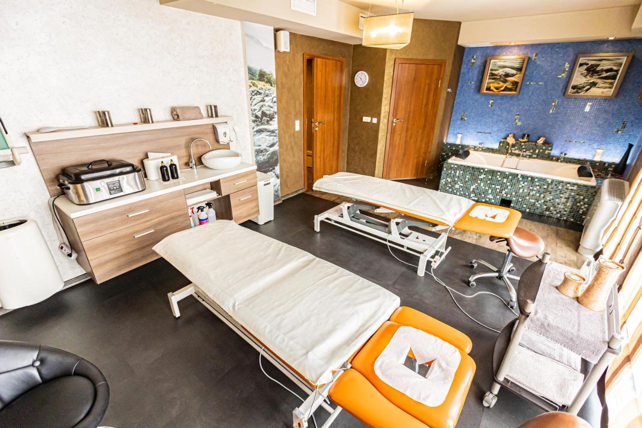 Hotel Olivia Medical Spa Skomielna Czarna エクステリア 写真
