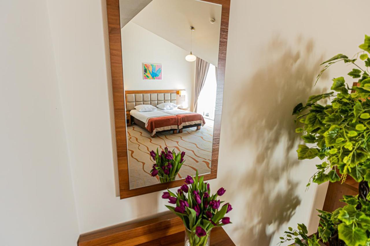 Hotel Olivia Medical Spa Skomielna Czarna エクステリア 写真