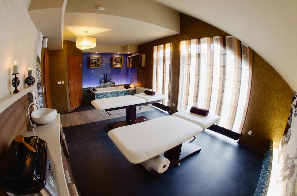 Hotel Olivia Medical Spa Skomielna Czarna エクステリア 写真