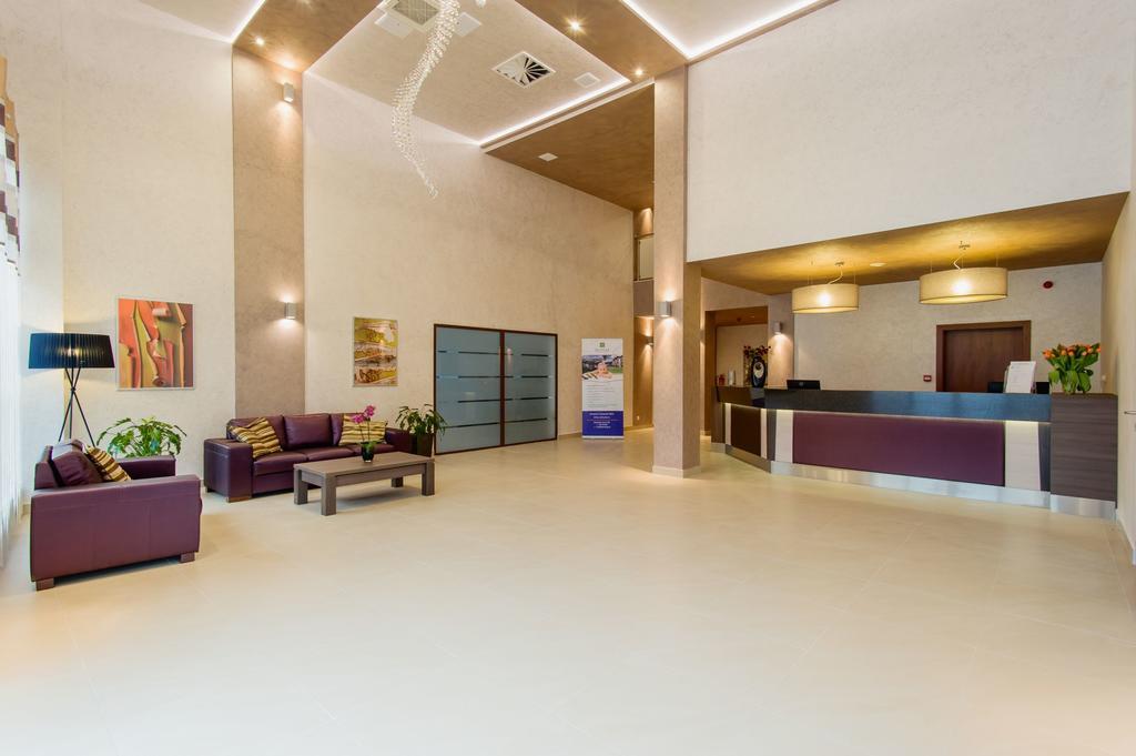 Hotel Olivia Medical Spa Skomielna Czarna エクステリア 写真